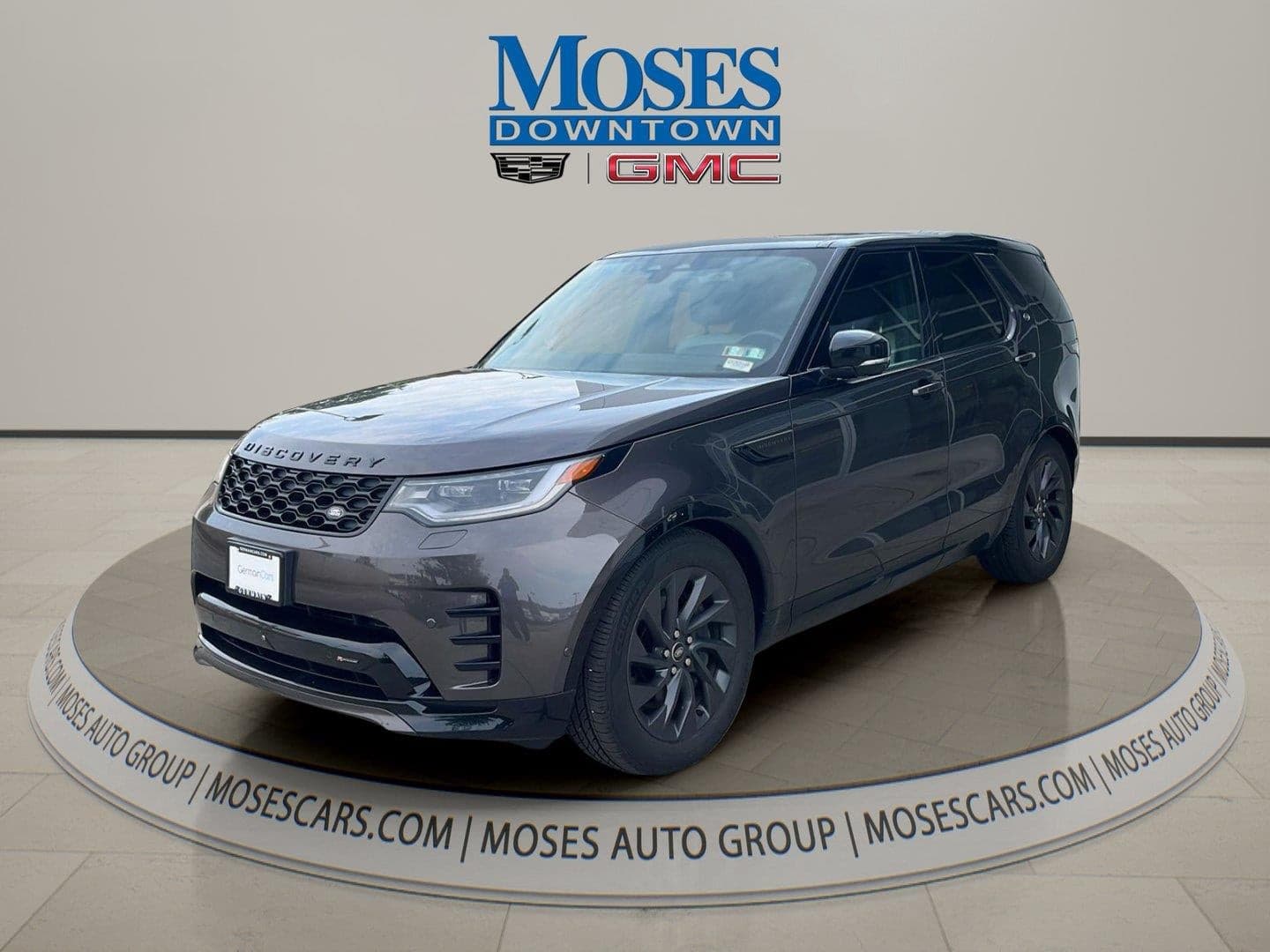 2023 Land Rover Discovery P360 S R-Dynamic — photo 1 of 9