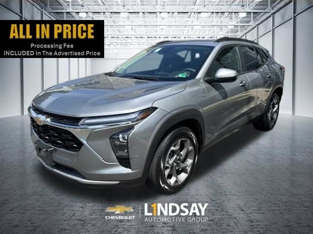 2025 Chevrolet Trax LT — photo 1 of 20