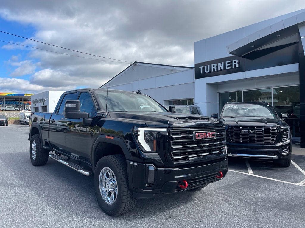 2024 GMC Sierra 2500HD AT4 — photo 1 of 5