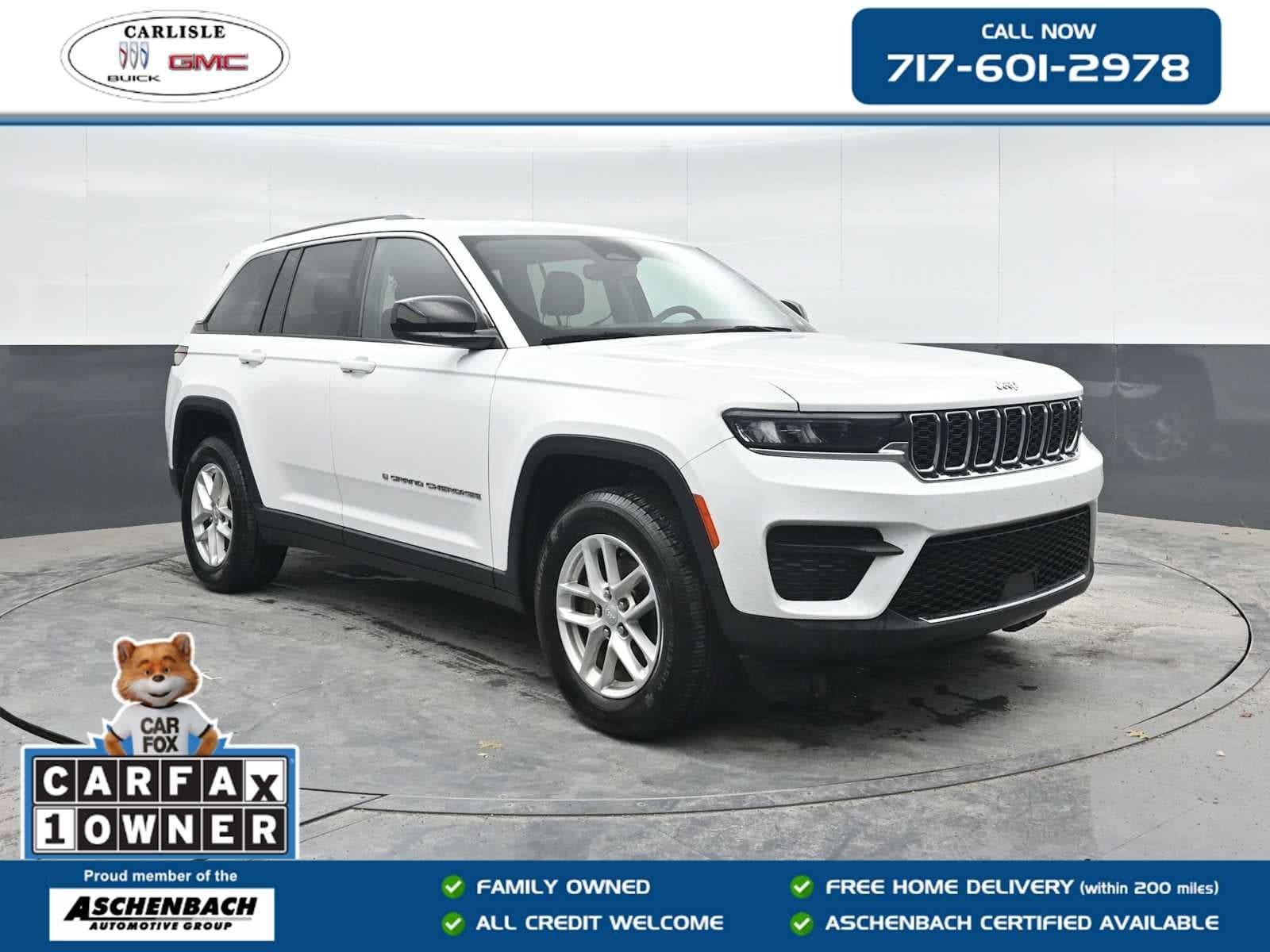2023 Jeep Grand Cherokee Laredo — photo 1 of 34