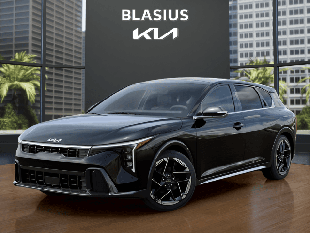 2027 Kia K4 Hatchback GT-Line — photo 1 of 5