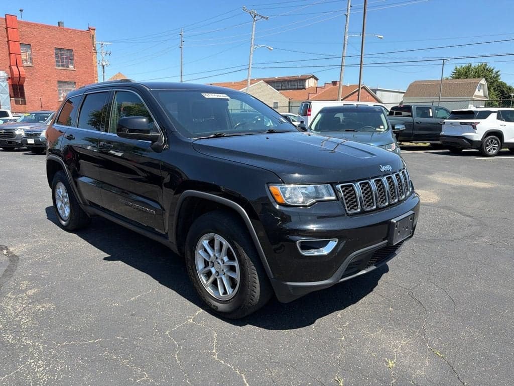 2019 Jeep Grand Cherokee Laredo E 4x4 — photo 1 of 36