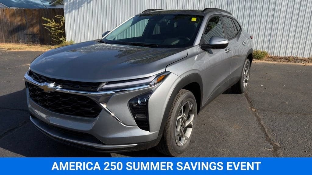 2026 Chevrolet Trax LT — photo 1 of 48