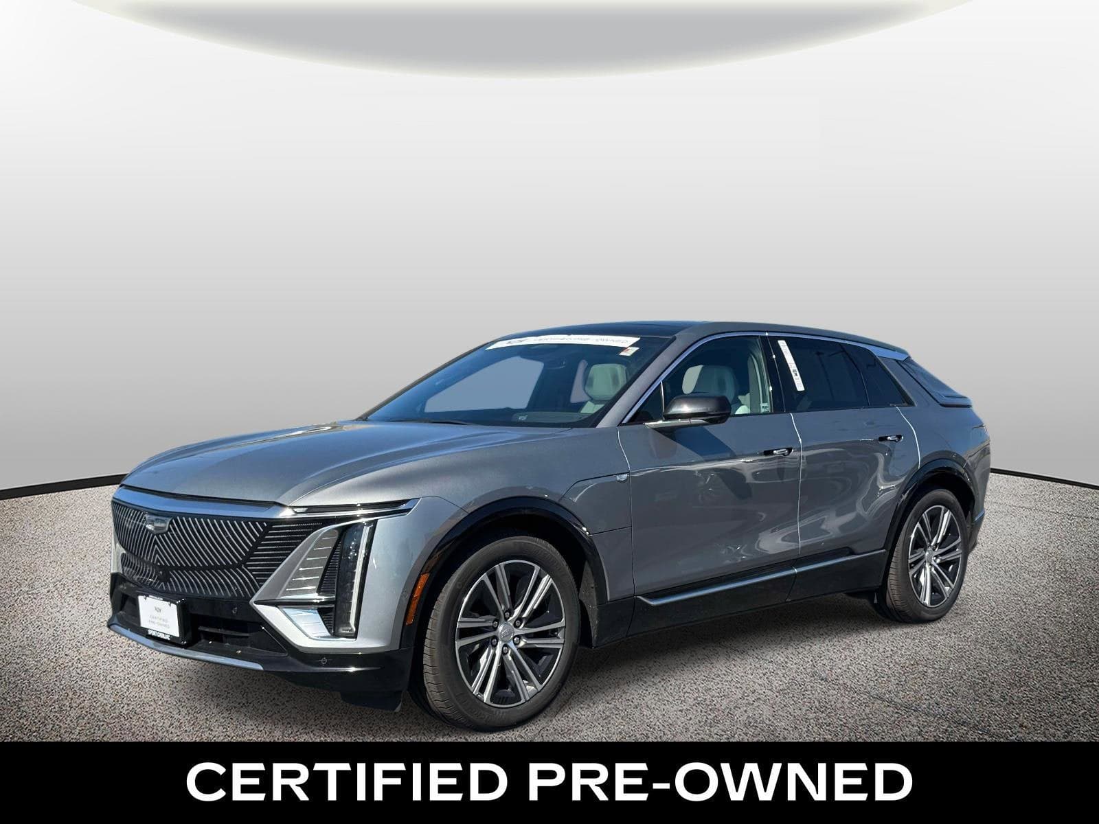 2024 Cadillac LYRIQ Luxury — photo 1 of 5