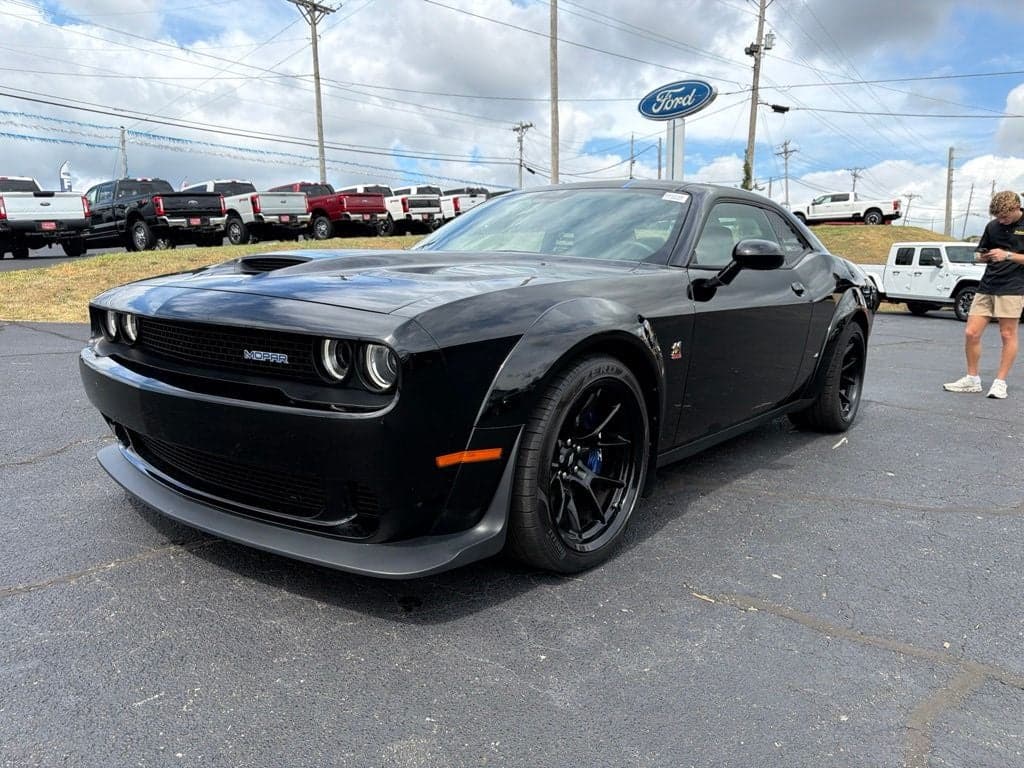 2023 Dodge Challenger R/T Scat Pack Widebody — photo 1 of 33