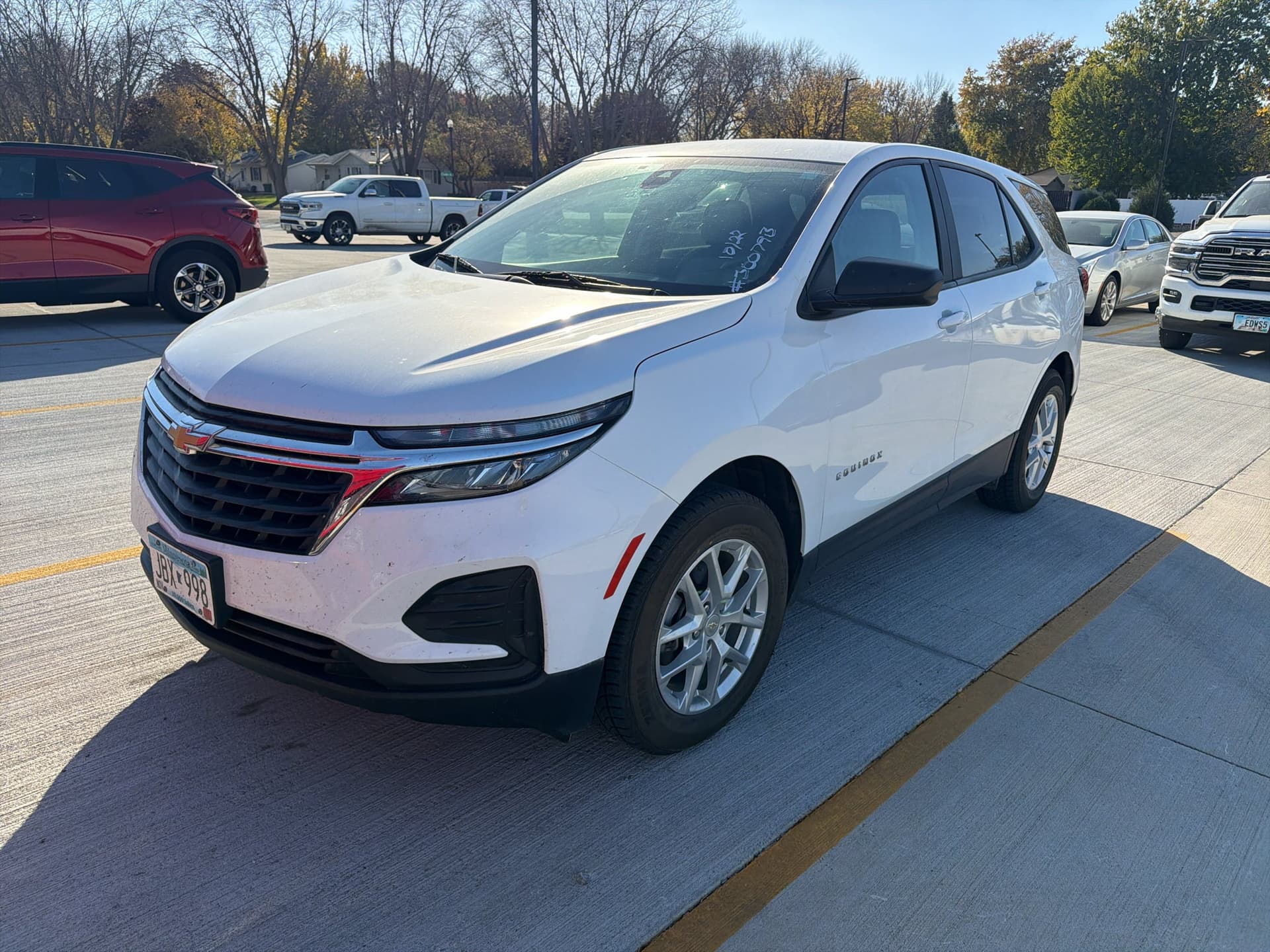 2022 Chevrolet Equinox LS — photo 1 of 5