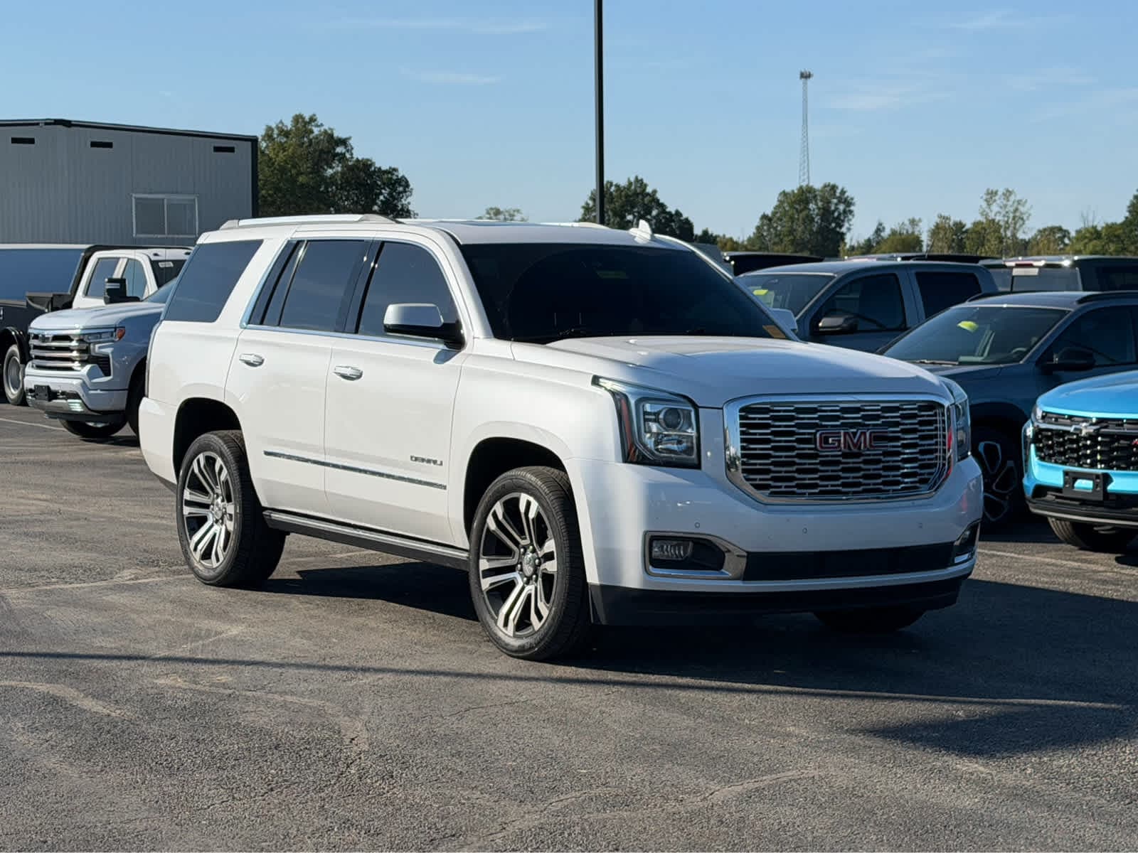 2018 GMC Yukon Denali — photo 1 of 33