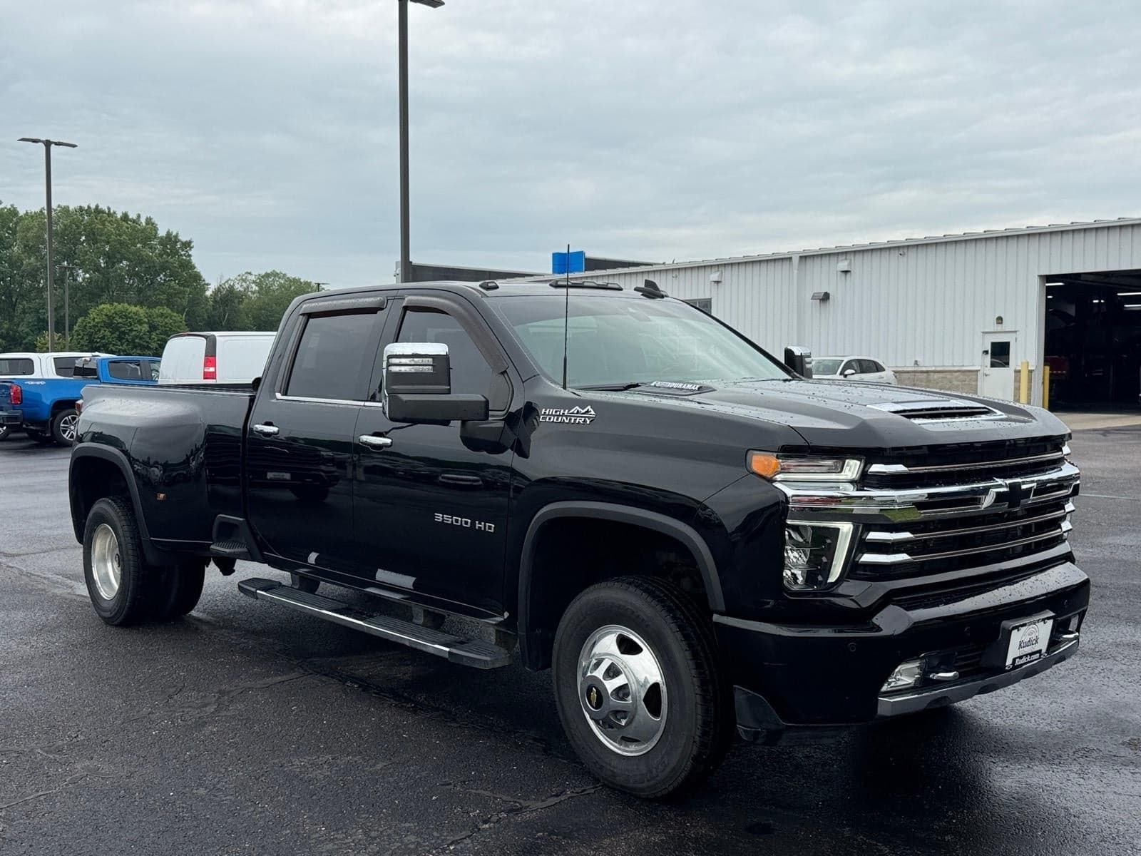 2022 Chevrolet Silverado 3500 HD High Country DRW — photo 1 of 23