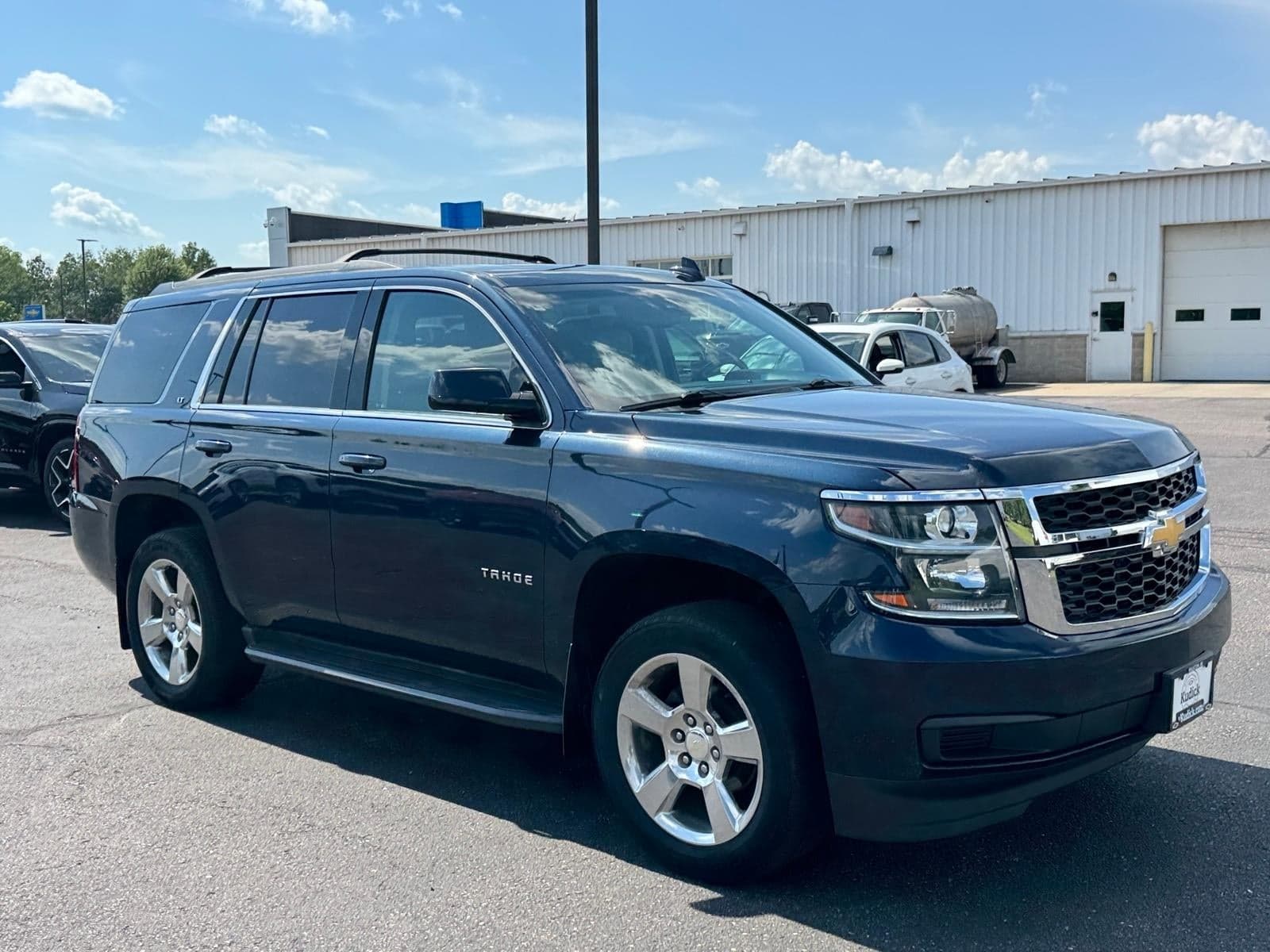 2017 Chevrolet Tahoe LT — photo 1 of 23
