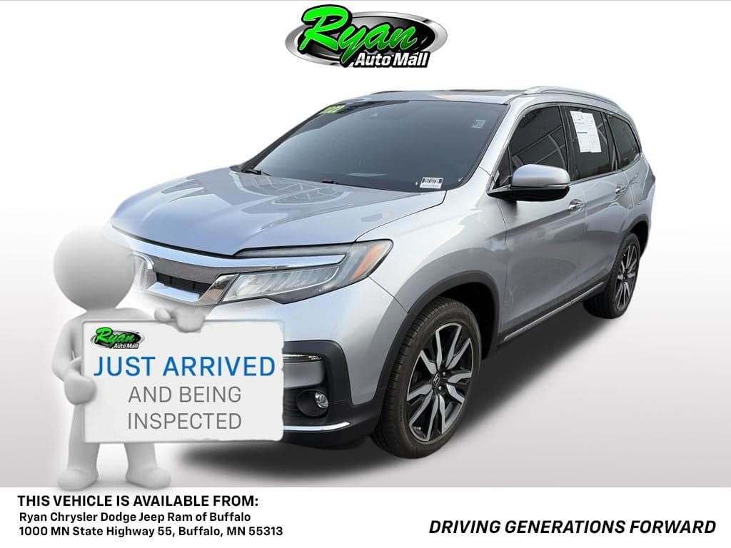 2022 Honda Pilot Touring 8 Passenger — photo 1 of 15