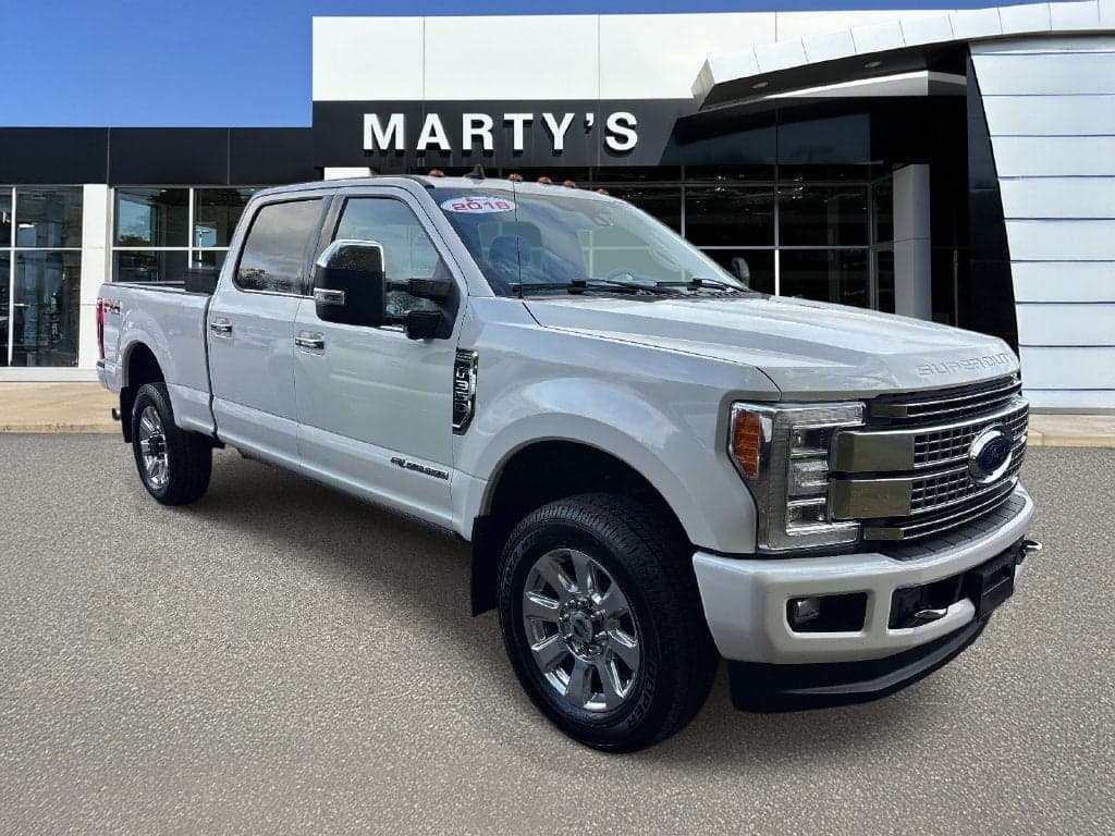 2019 Ford Super Duty F-350 SRW Platinum — photo 1 of 5