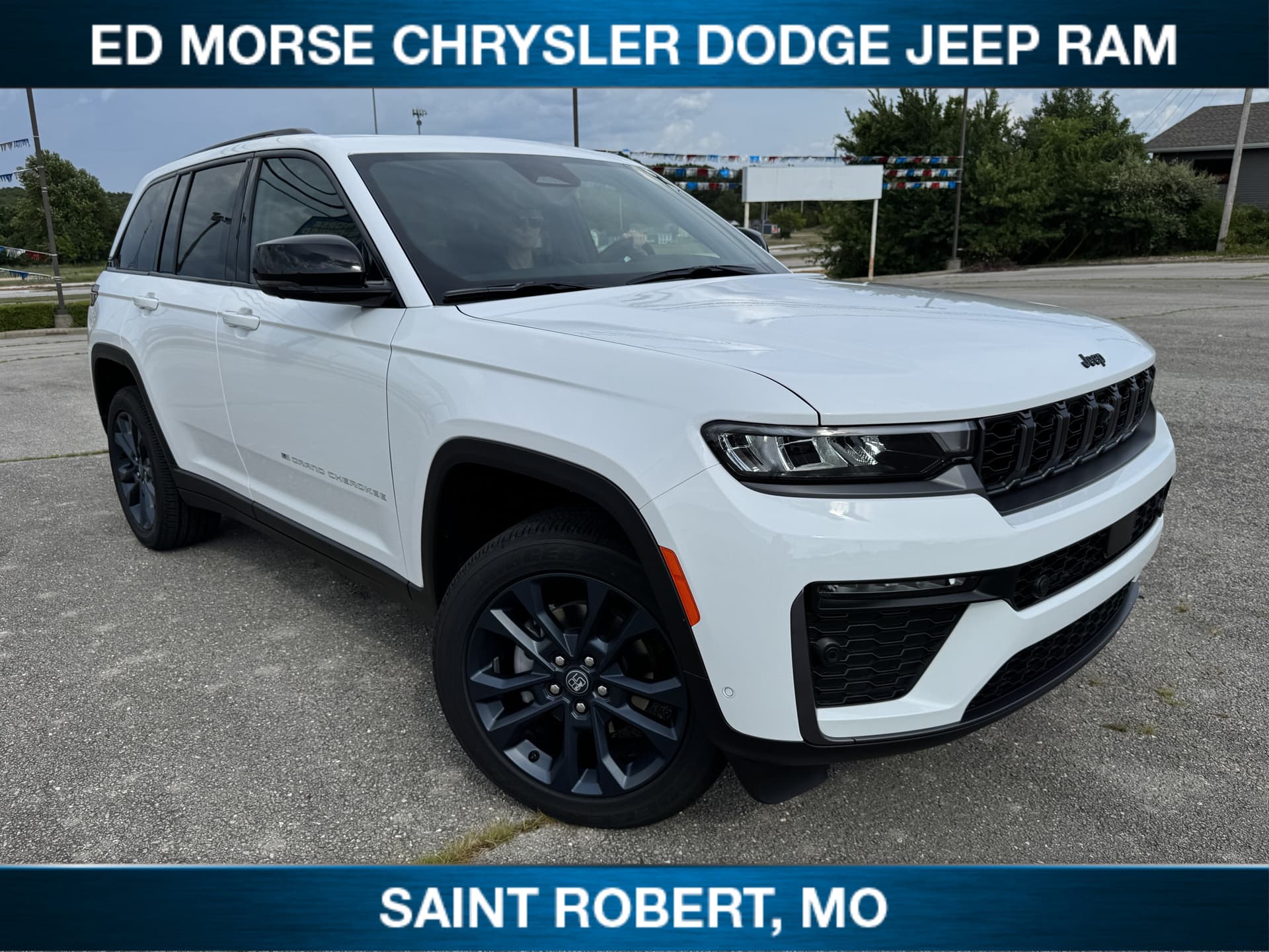 2026 Jeep Grand Cherokee 85th Anniversary Edition — photo 1 of 41