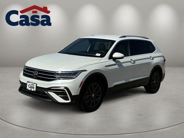 2023 Volkswagen Tiguan SE — photo 1 of 36