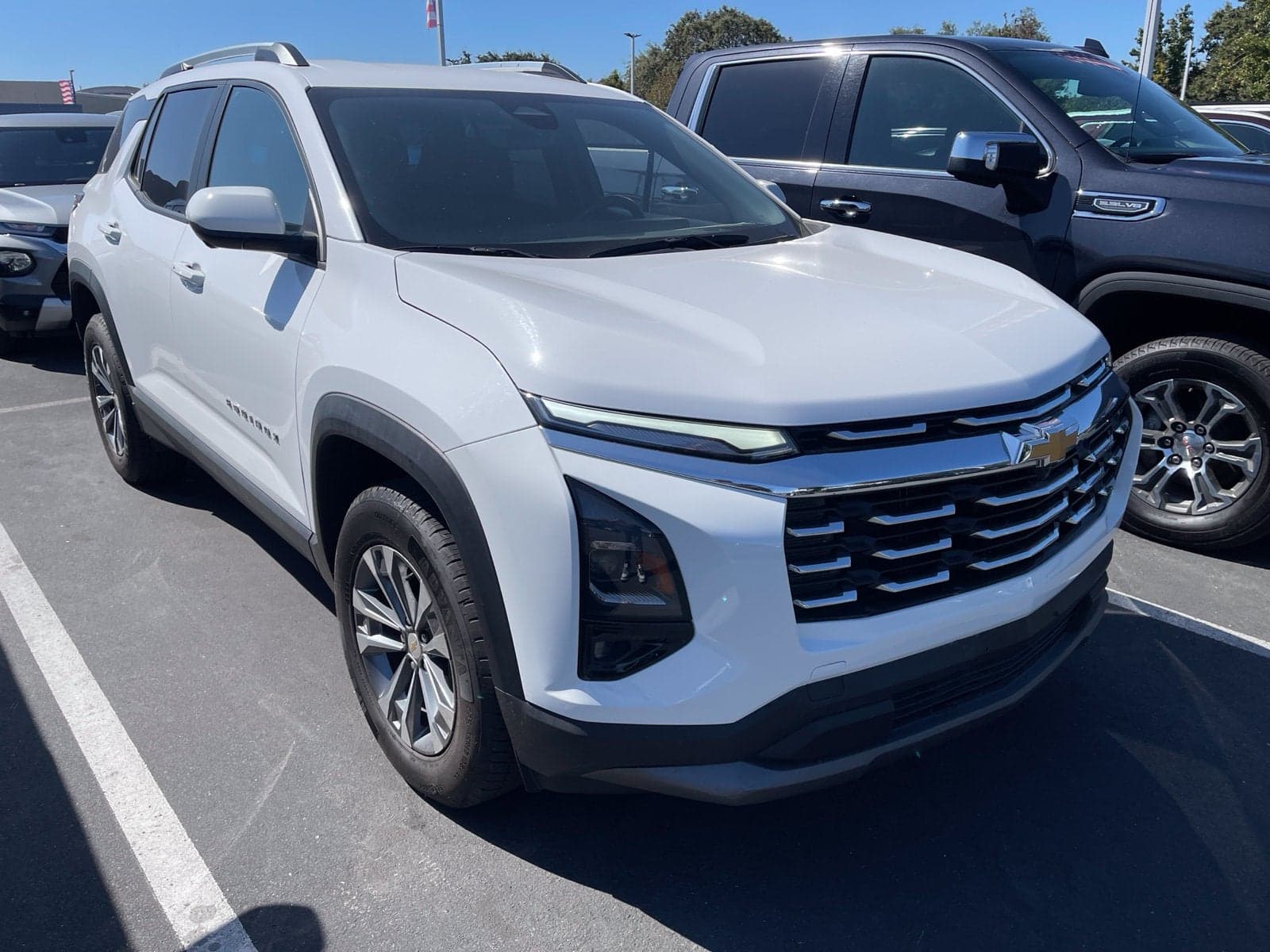 2025 Chevrolet Equinox AWD LT — photo 1 of 19