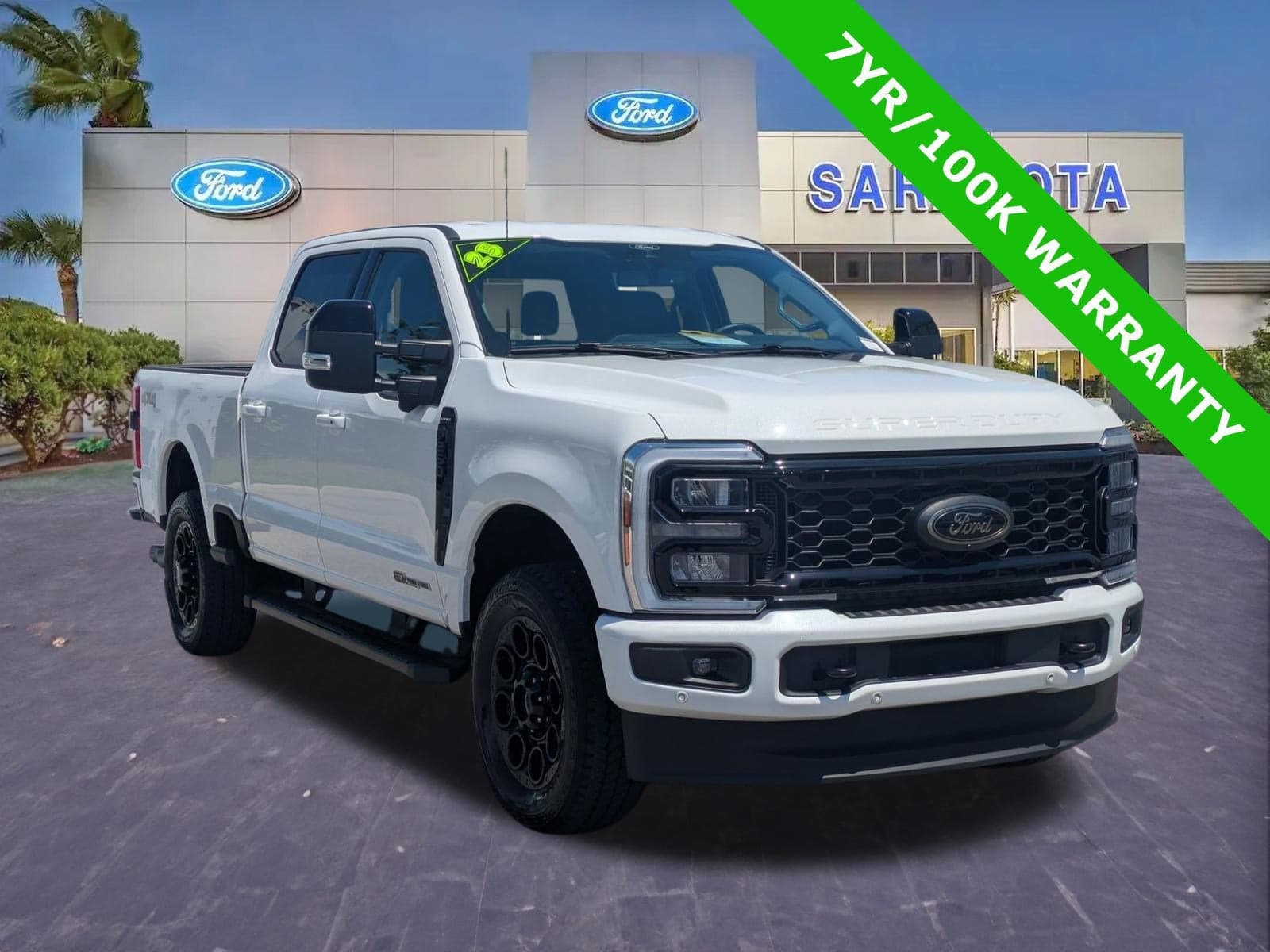 2025 Ford Super Duty F-250 SRW LARIAT — photo 1 of 37