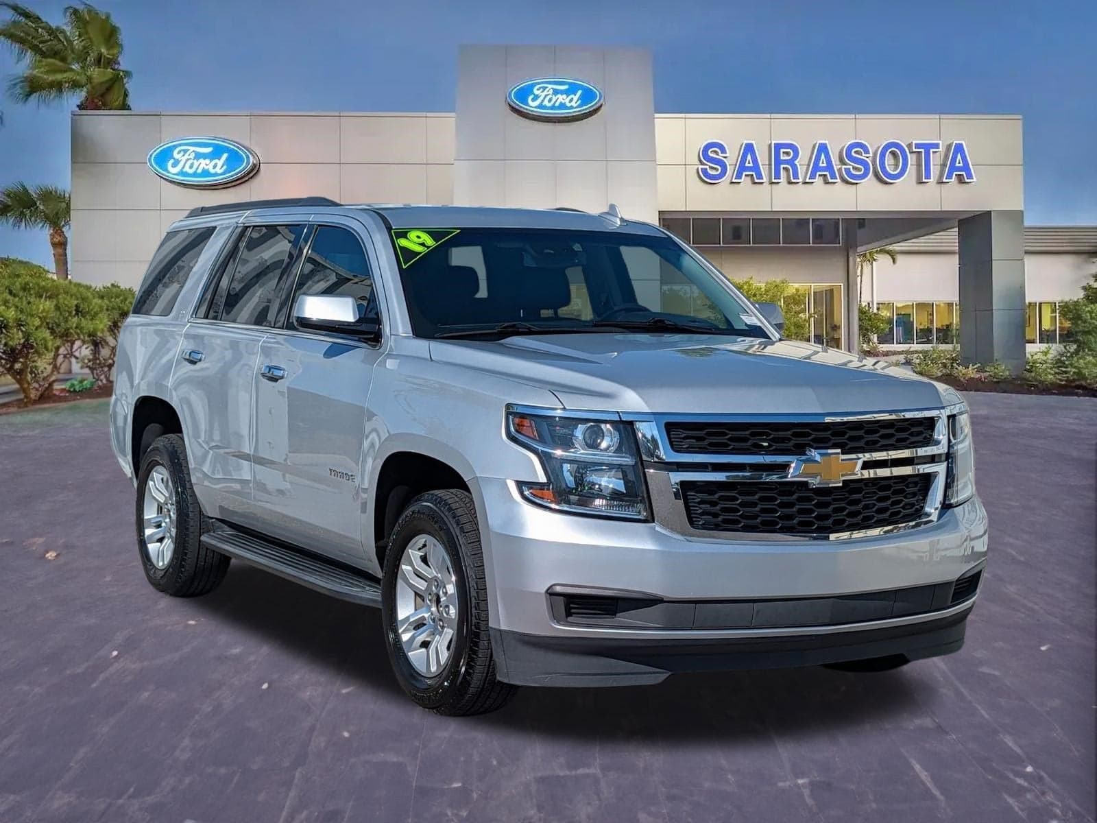 2019 Chevrolet Tahoe LT — photo 1 of 33