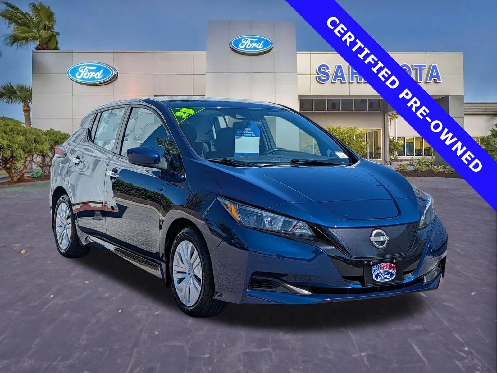 2025 Nissan LEAF S — photo 1 of 5