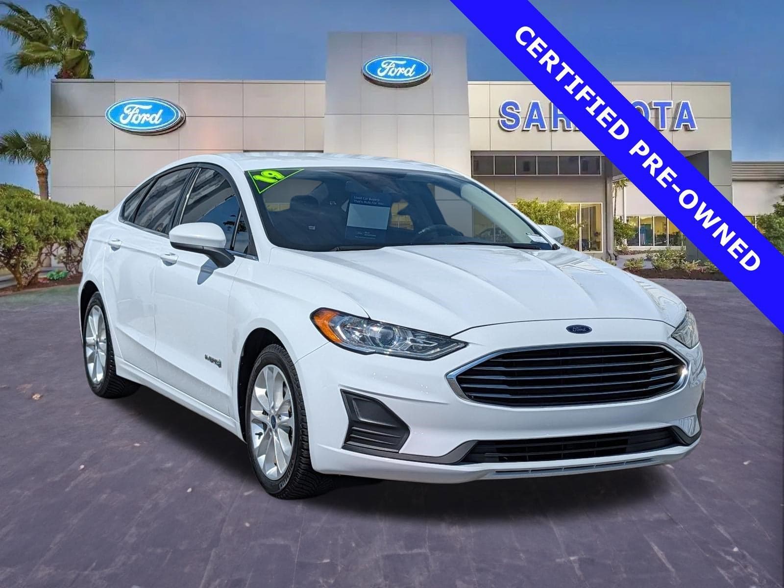 2019 Ford Fusion Hybrid SE — photo 1 of 34