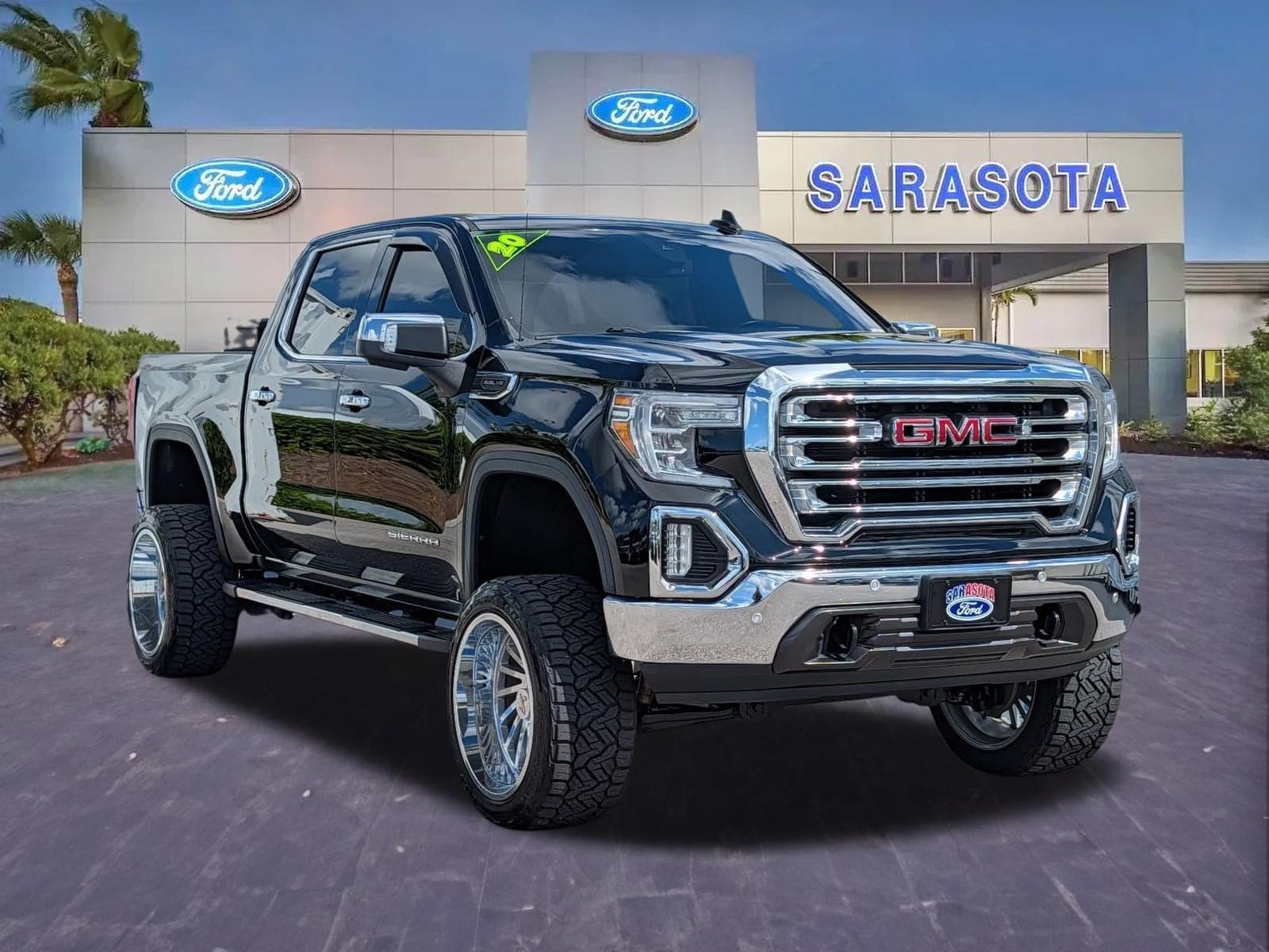 2020 GMC Sierra 1500 SLT — photo 1 of 5