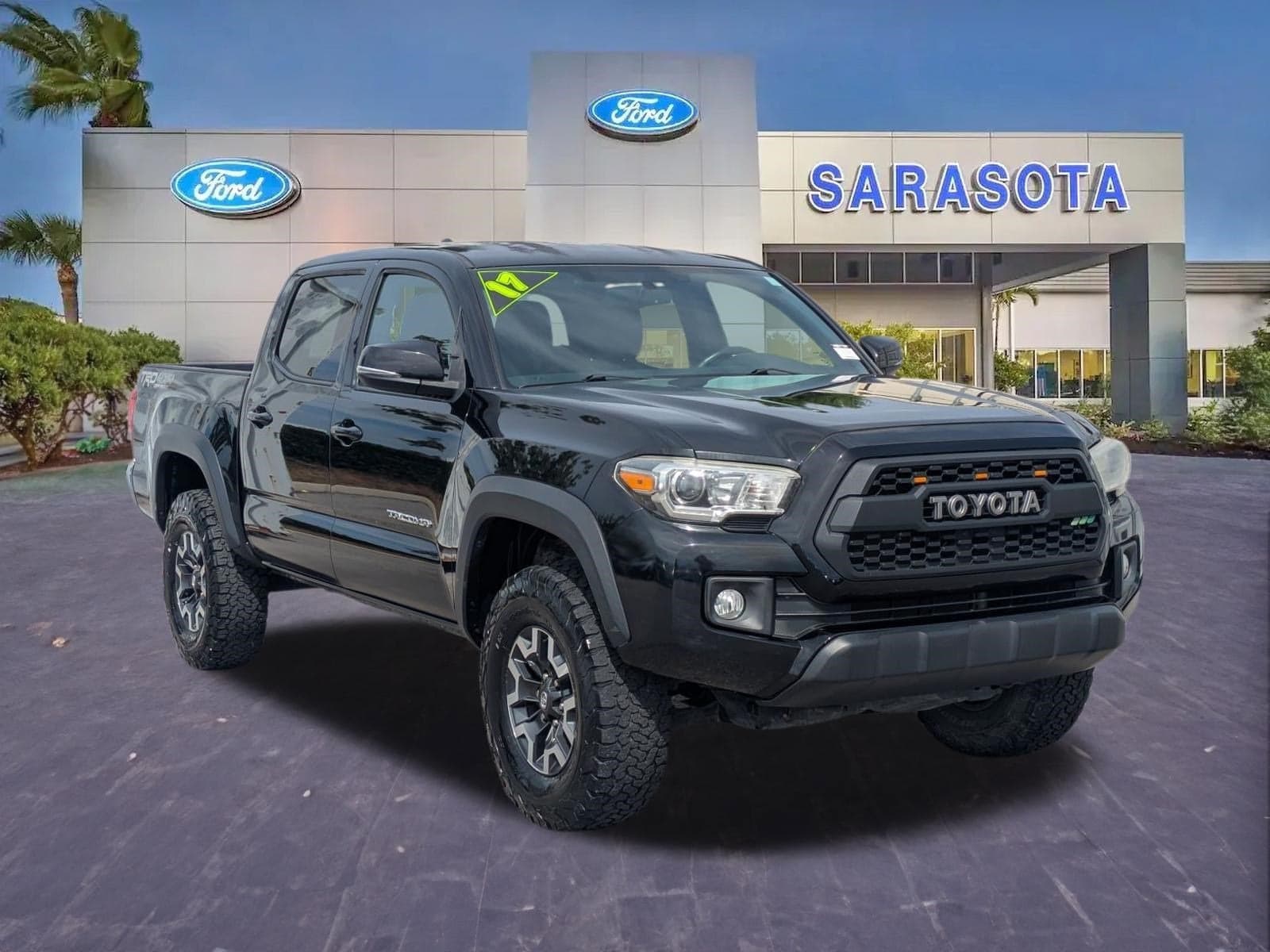 2017 Toyota Tacoma TRD Off Road — photo 1 of 36
