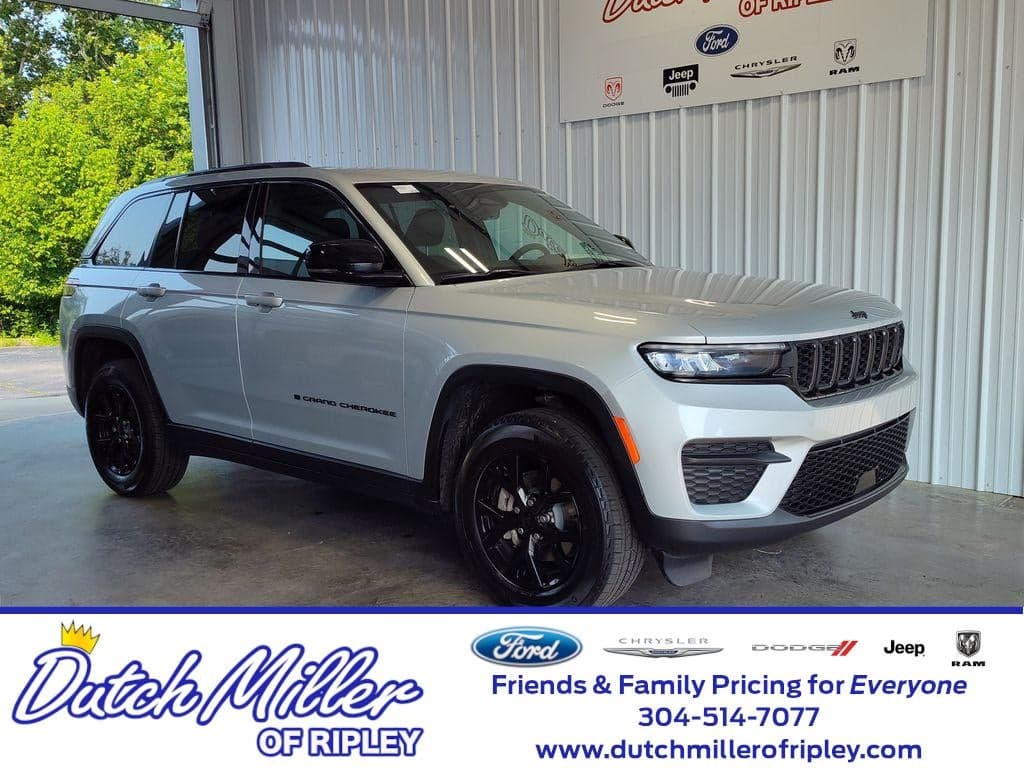 2025 Jeep Grand Cherokee Altitude — photo 1 of 27