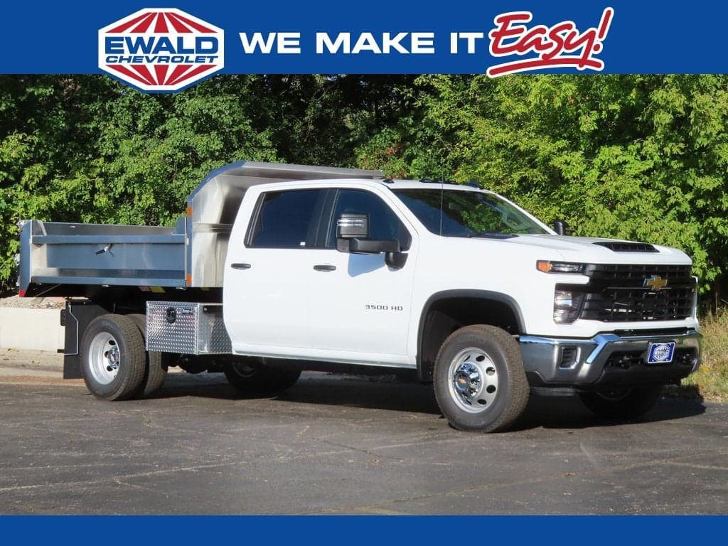 2025 Chevrolet Silverado 3500 HD Chassis Cab Work Truck — photo 1 of 24