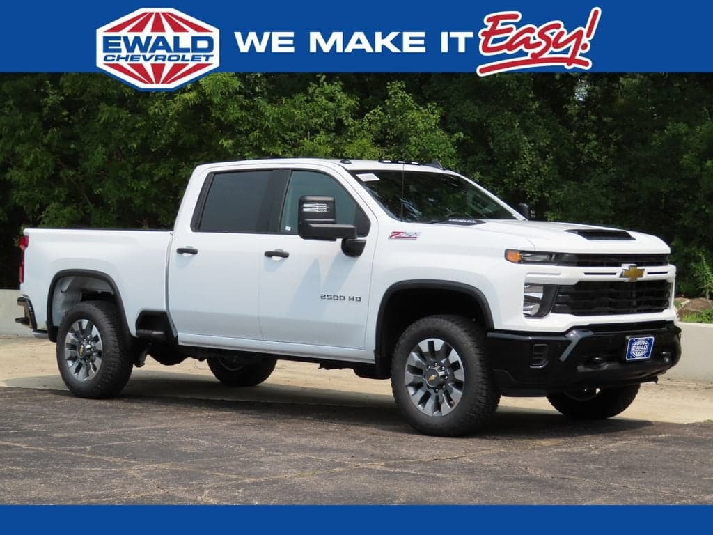 2026 Chevrolet Silverado 2500 HD Custom — photo 1 of 28