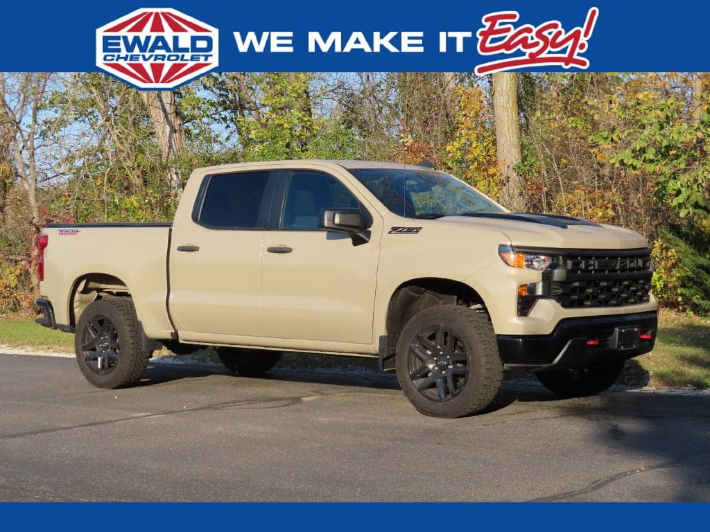 2023 Chevrolet Silverado 1500 Custom Trail Boss — photo 1 of 5