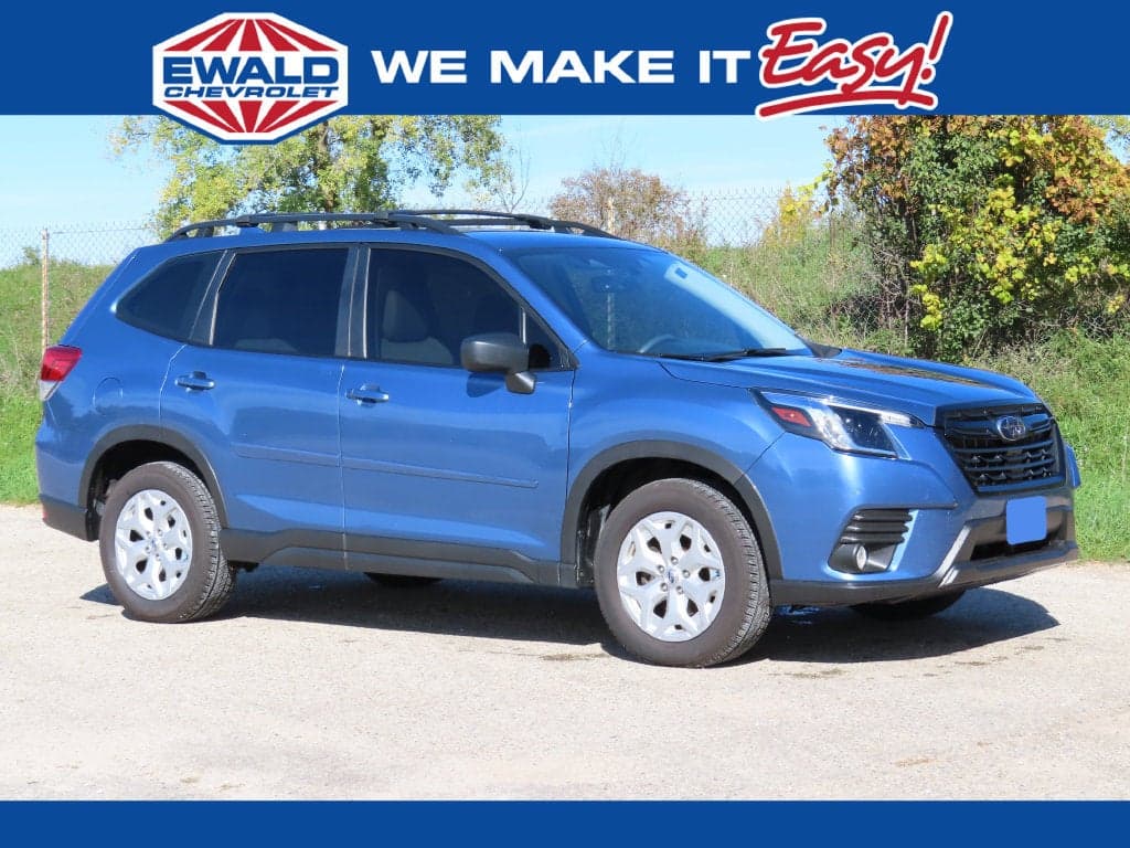 2023 Subaru Forester Base — photo 1 of 5