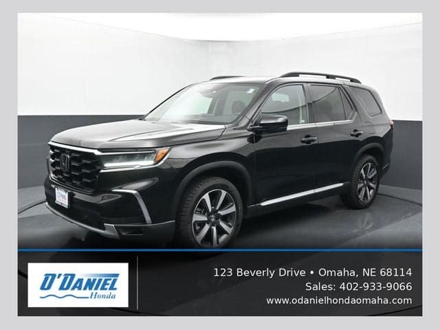 2024 Honda Pilot Touring — photo 1 of 43