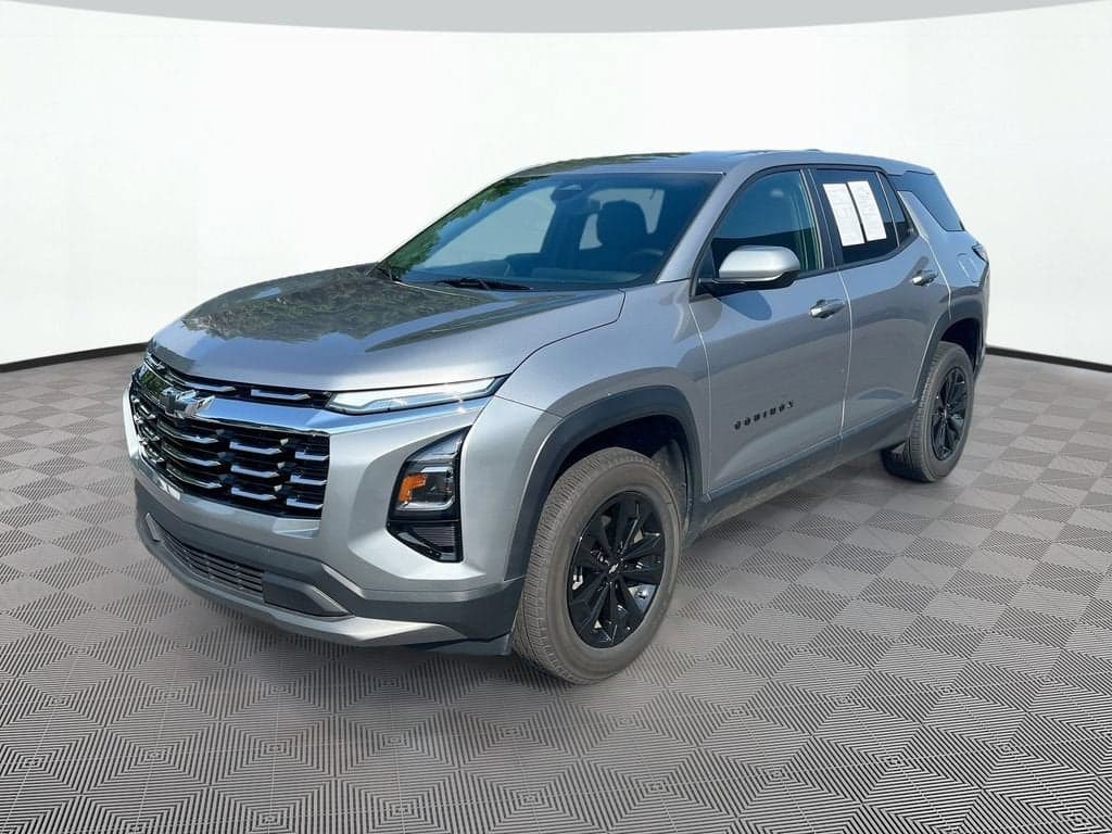 2026 Chevrolet Equinox LT — photo 1 of 55