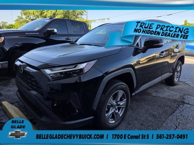 2022 Toyota RAV4 XLE — photo 1 of 25