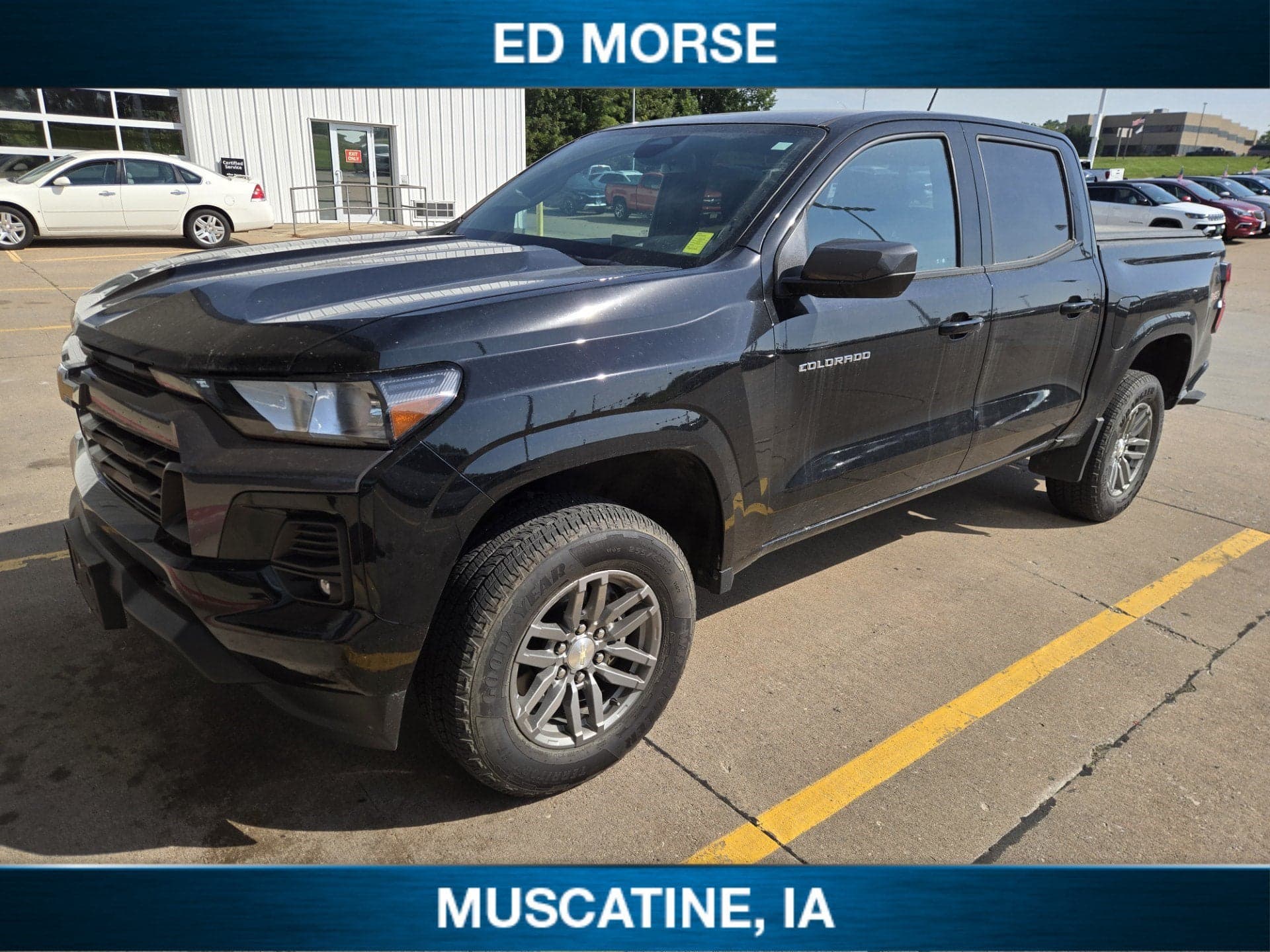 2023 Chevrolet Colorado 4WD LT — photo 1 of 22