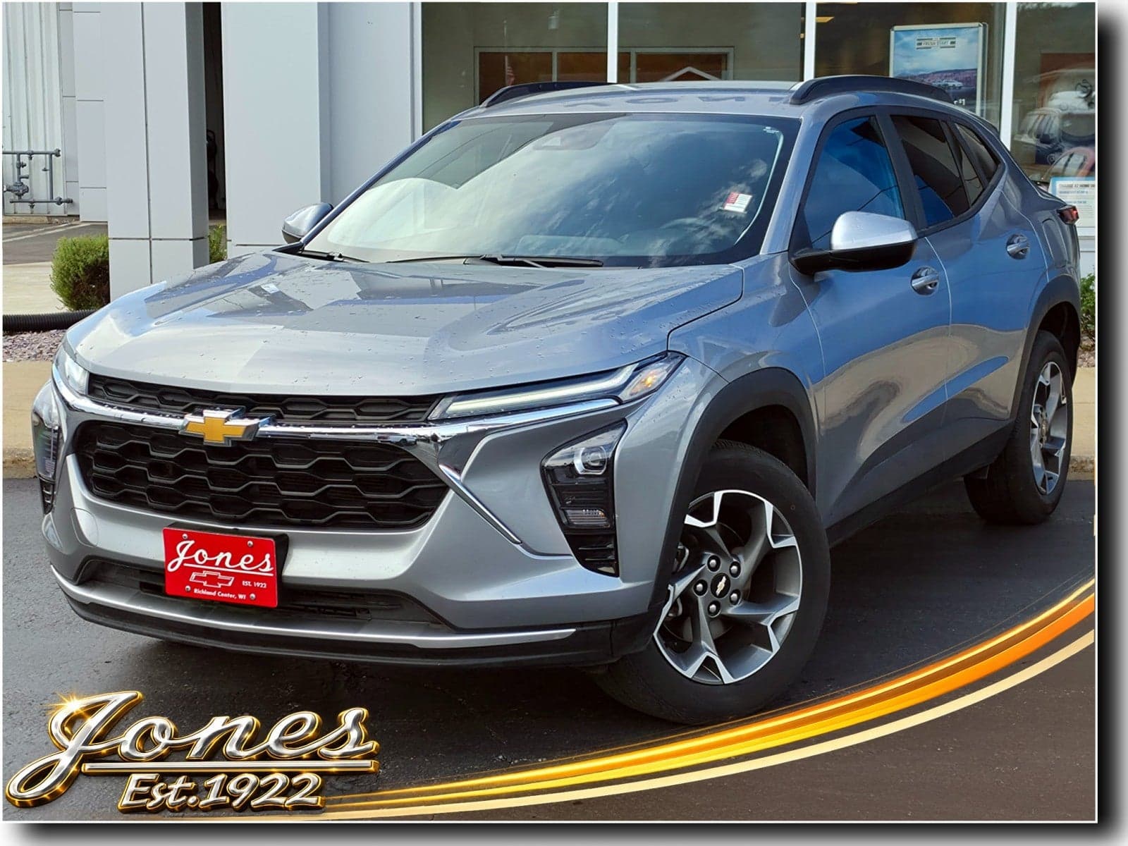 2025 Chevrolet Trax LT — photo 1 of 47