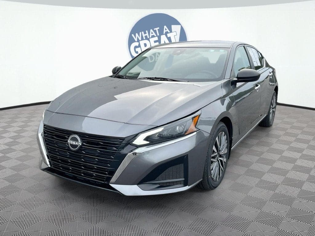 2024 Nissan Altima 2.5 SV — photo 1 of 33