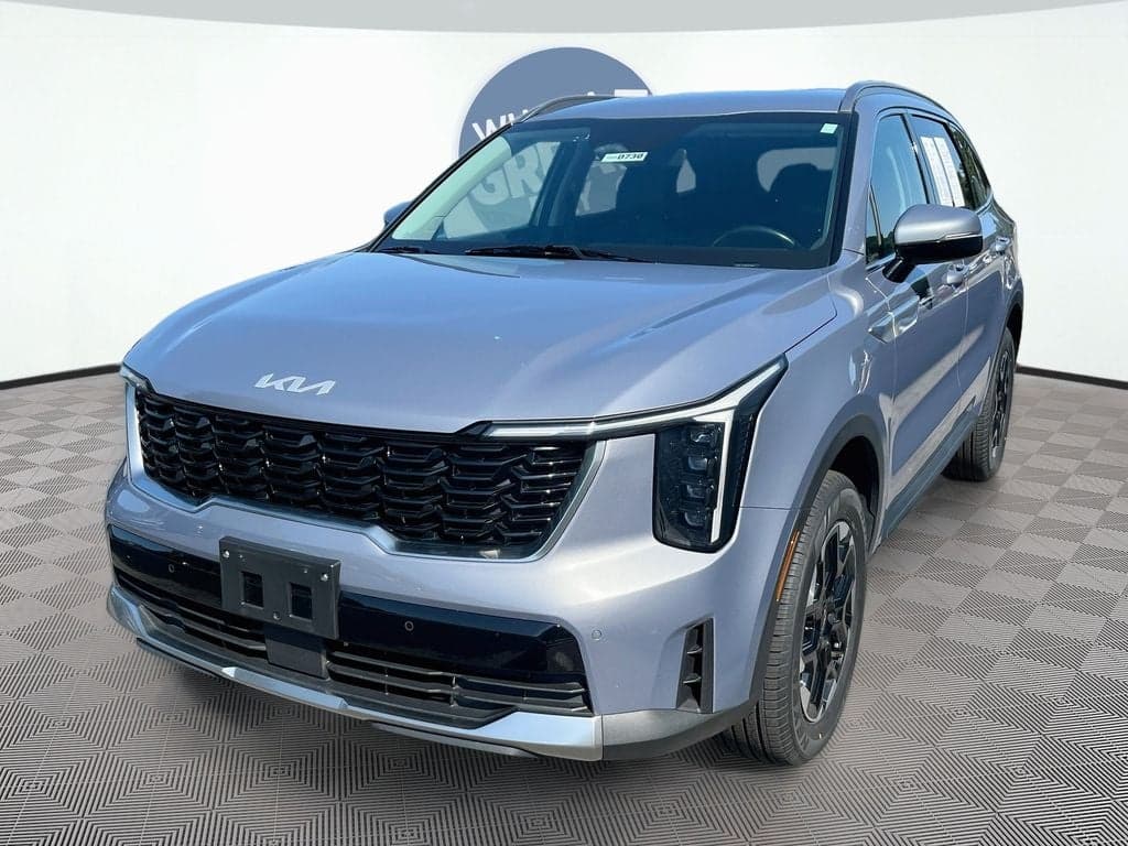 2024 Kia Sorento S — photo 1 of 45