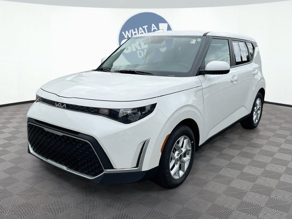 2025 Kia Soul LX — photo 1 of 5