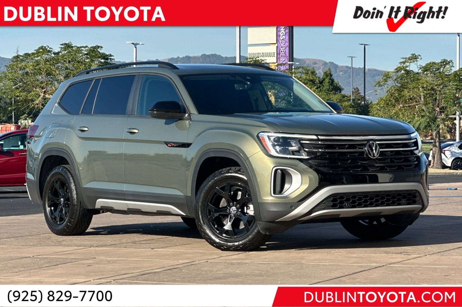 2024 Volkswagen Atlas 2.0T Peak Edition SEL — photo 1 of 44