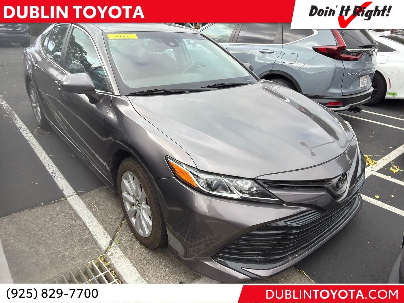 2020 Toyota Camry LE — photo 1 of 4