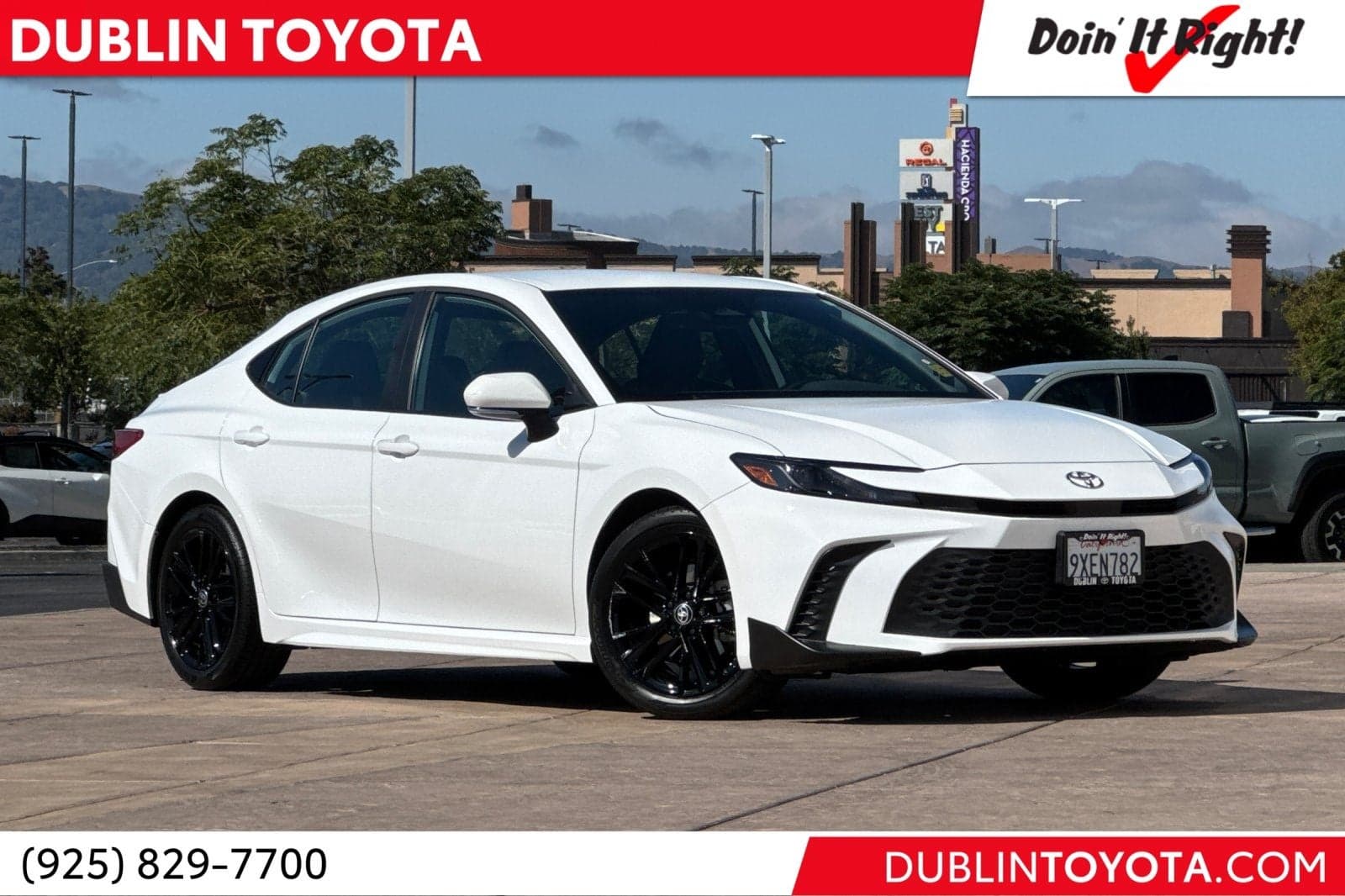 2026 Toyota Camry SE — photo 1 of 43