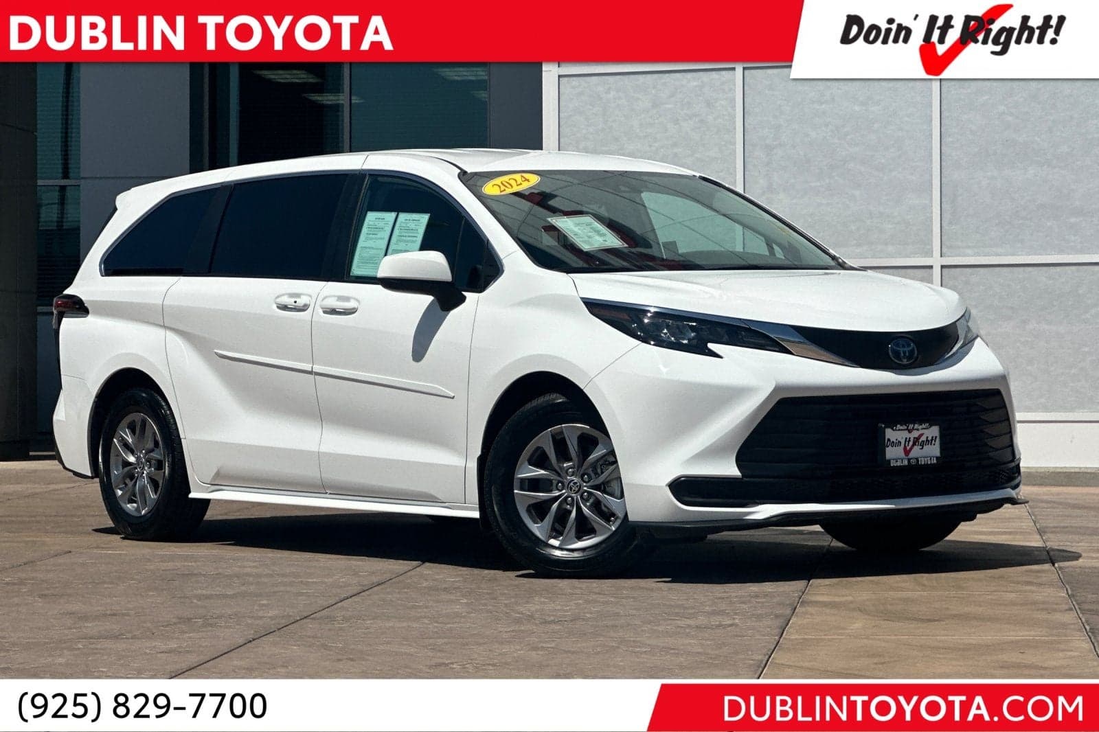 2024 Toyota Sienna LE 8 Passenger — photo 1 of 47