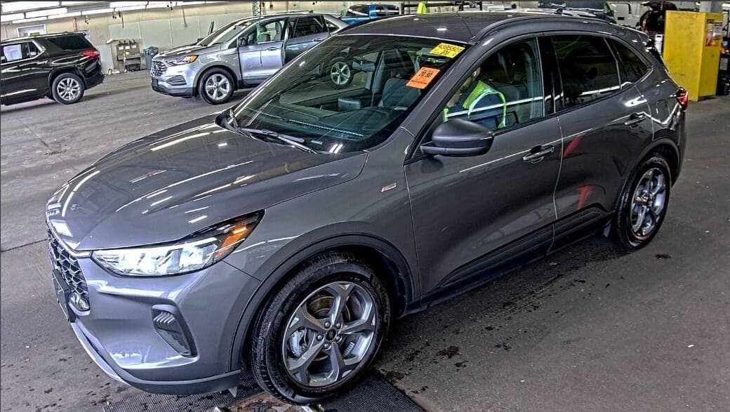 2025 Ford Escape ST-Line — photo 1 of 25
