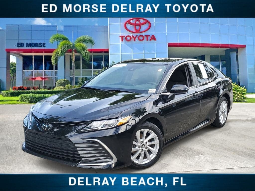 2024 Toyota Camry LE — photo 1 of 28