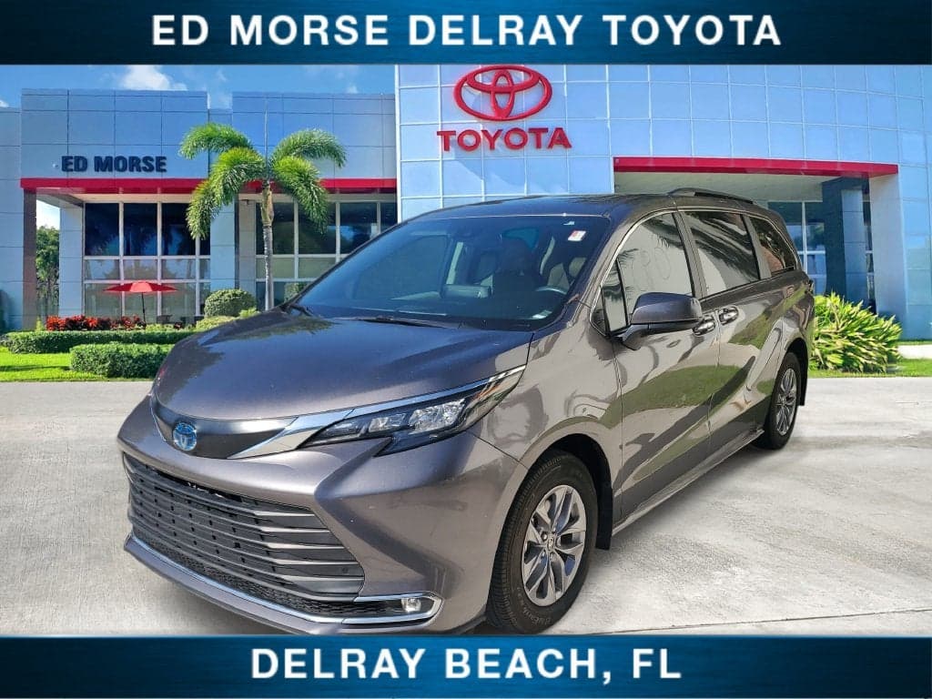 2024 Toyota Sienna XLE — photo 1 of 5
