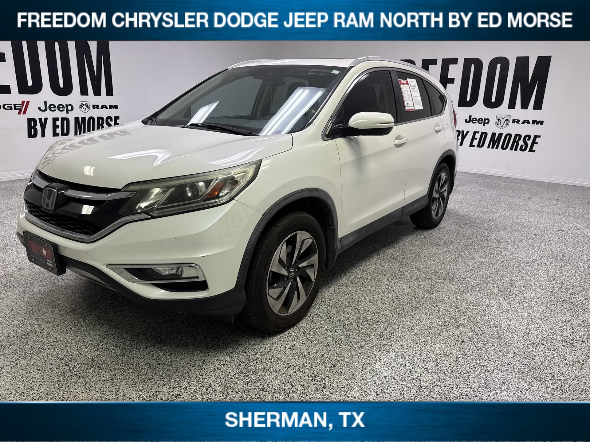 2015 Honda CR-V Touring — photo 1 of 11