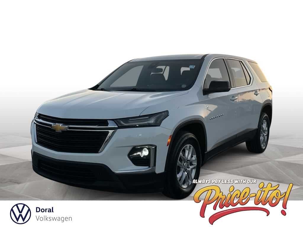 2023 Chevrolet Traverse LS — photo 1 of 11