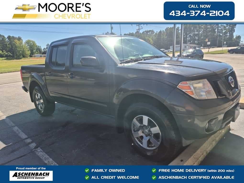 2011 Nissan Frontier PRO-4X — photo 1 of 33