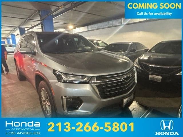 2023 Chevrolet Traverse Base — photo 1 of 17