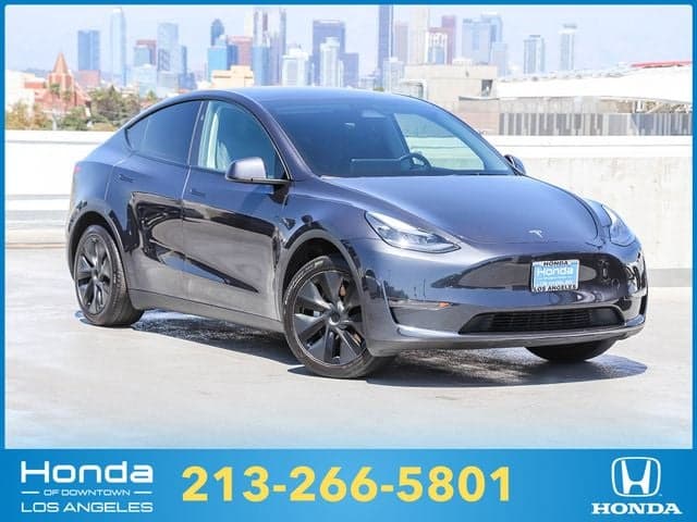 2024 Tesla Model Y Long Range — photo 1 of 45