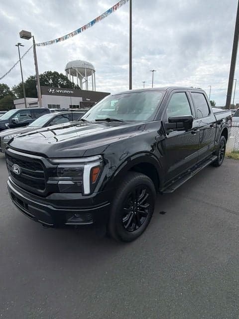 2025 Ford F-150 LARIAT — photo 1 of 2